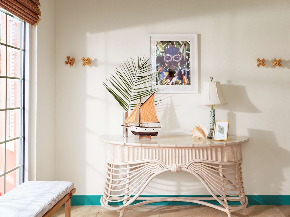 Deluxe Room (water View)