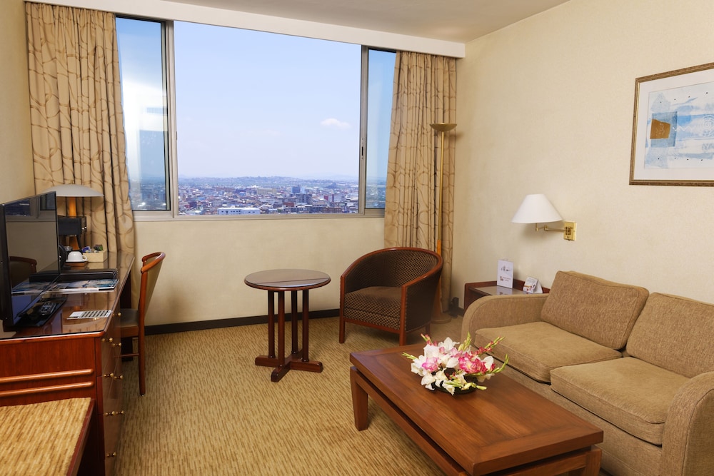 Club Suite, Lake View - Photo 3