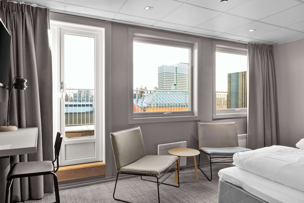 Panoramic Room, 1 Double Bed, Non Smoking (Balcony) thumbnail 5