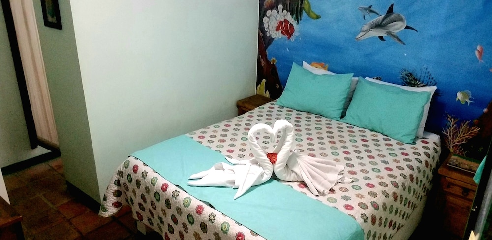 Standard Room, 1 Queen Bed - Photo 5