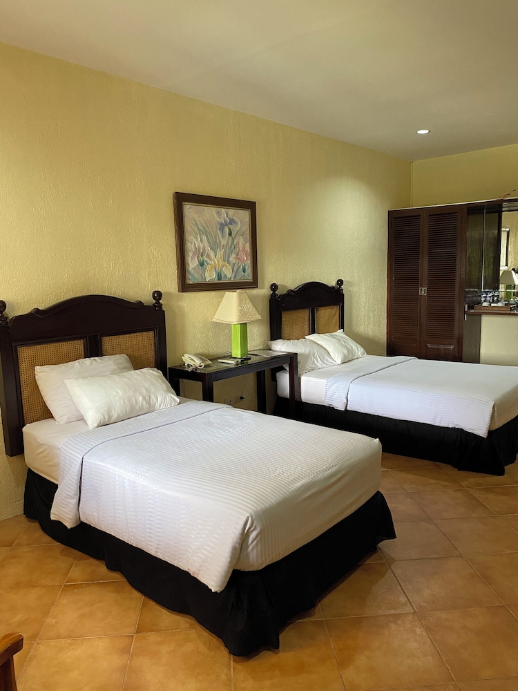 Superior Room, Pool View photo 1