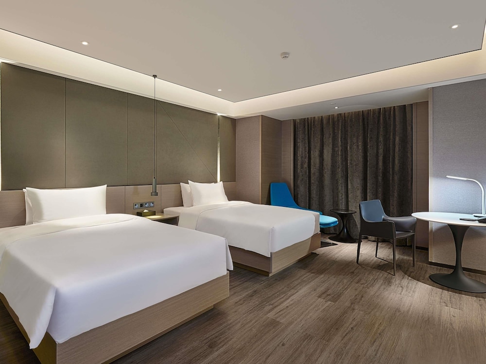 Family Room, 2 Double Beds (Classic)