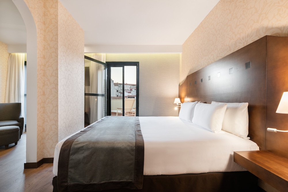 Double Room - Photo 8