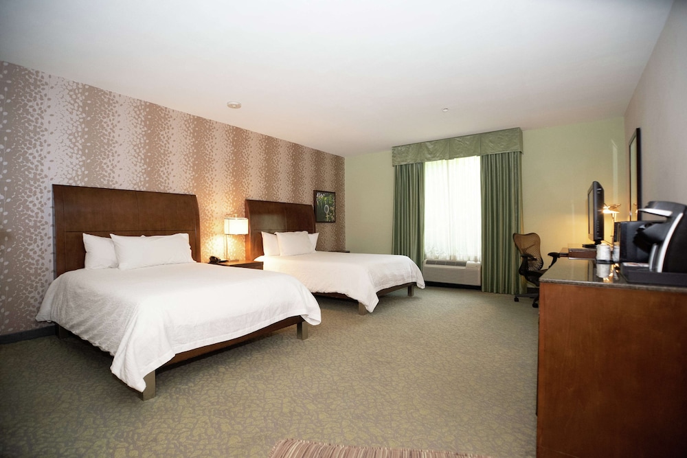 Room, 2 Queen Beds, Accessible (Roll-In Shower) - Photo 5