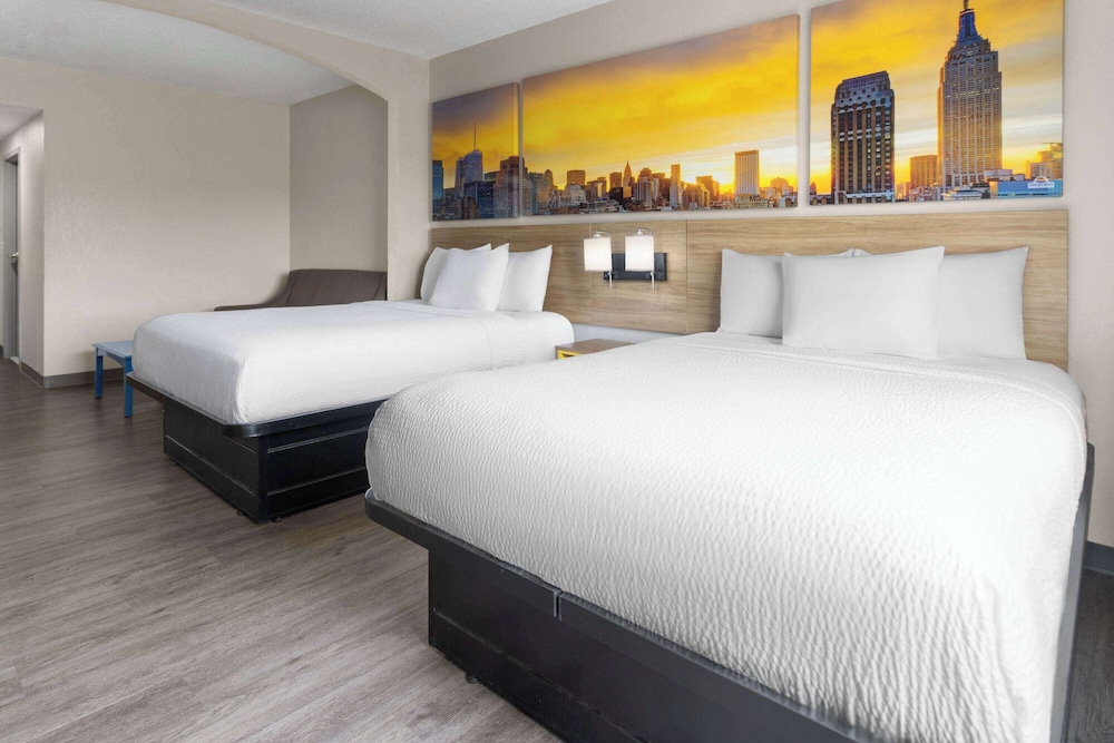Suite, 2 Queen Beds, Non Smoking - Photo 10