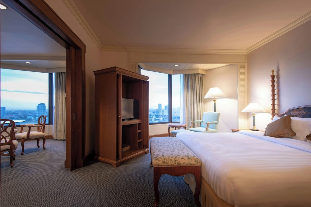 Executive Suite, 1 King Bed, River View