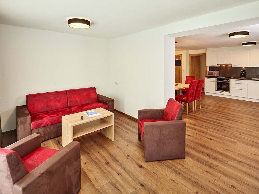 Grand Apartment, 3 Schlafzimmer, 3 Bäder, Terrasse (Top 7) (zzgl. Reinigungsgebühr 230 Euro)