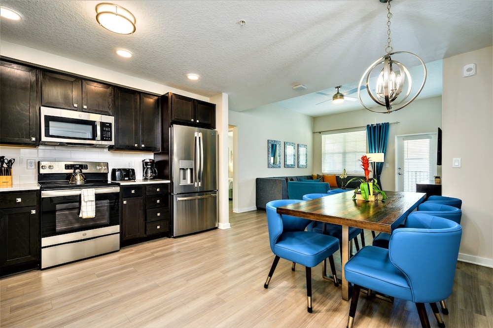 3 Bedroom 2 bathroom Superior Condo Sleeps 6