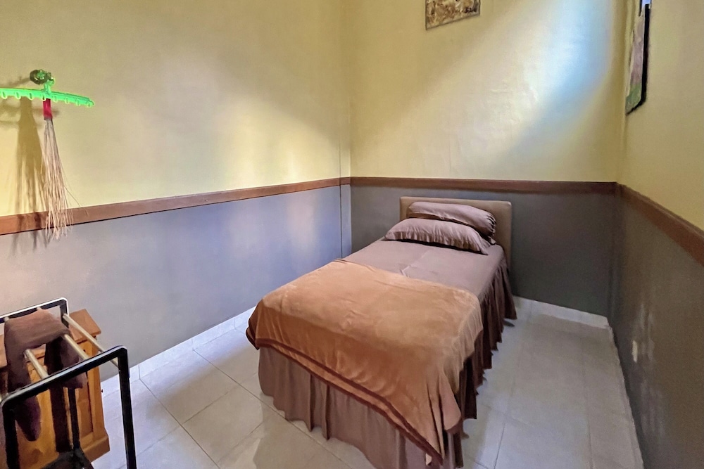Single Room with Fan