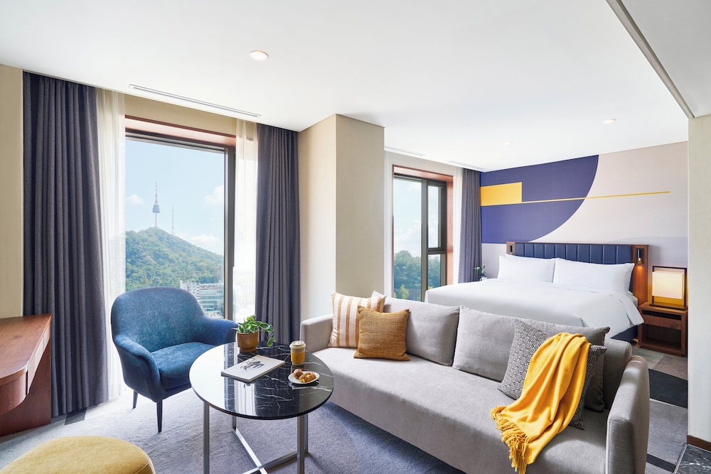 Suite, 1 Bedroom, Club Lounge Access, Mountain View