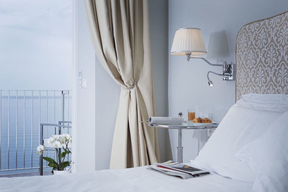 Classic Double Room, Balcony, Sea View photo 2