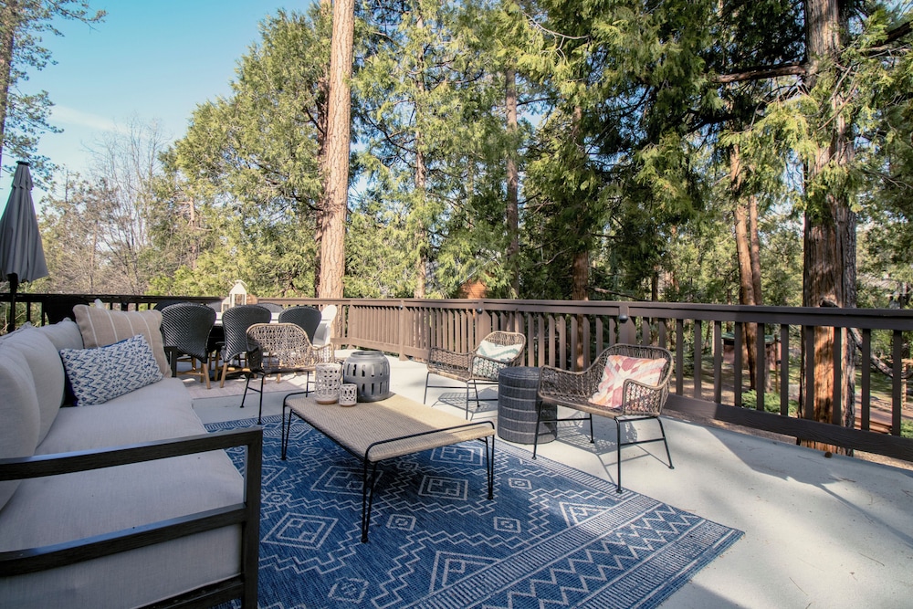 Luxury Suite, 2 Bedrooms, Mountain View photo 2