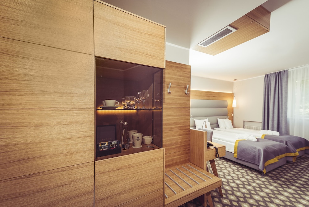 Business Twin Room - Photo 4