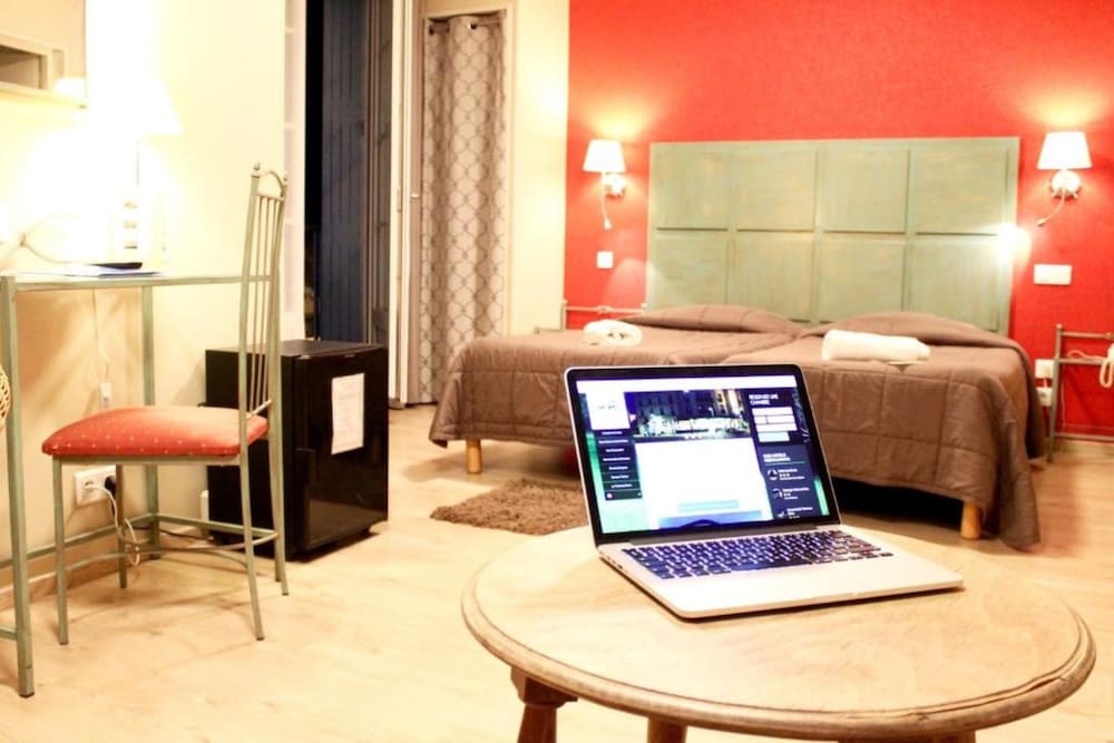 Standard Double Room (with shower) photo 3