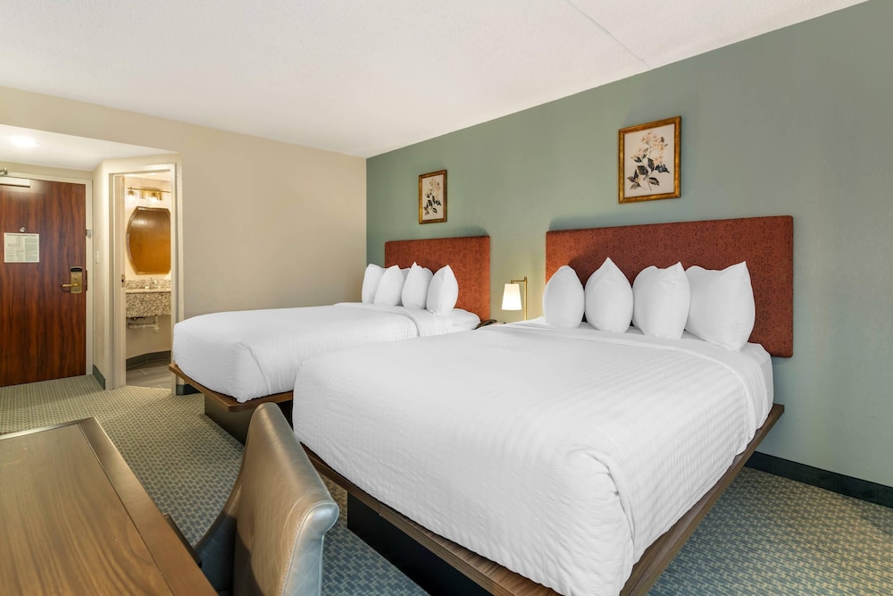 Room, 2 Queen Beds, Non Smoking - Photo 2