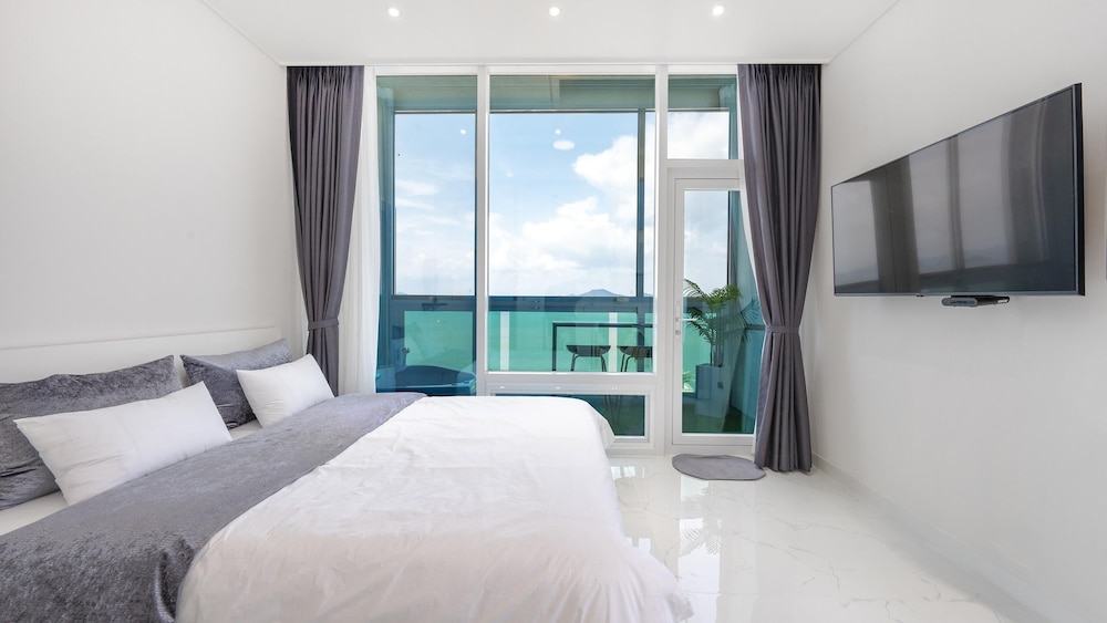 Basic Room, 1 Bedroom (2F oceanview terraceroom (201)) - Photo 4