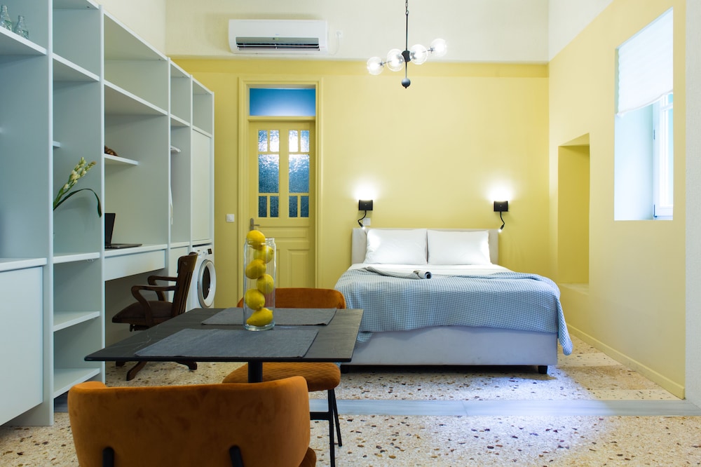 Signature Studio Suite photo 2