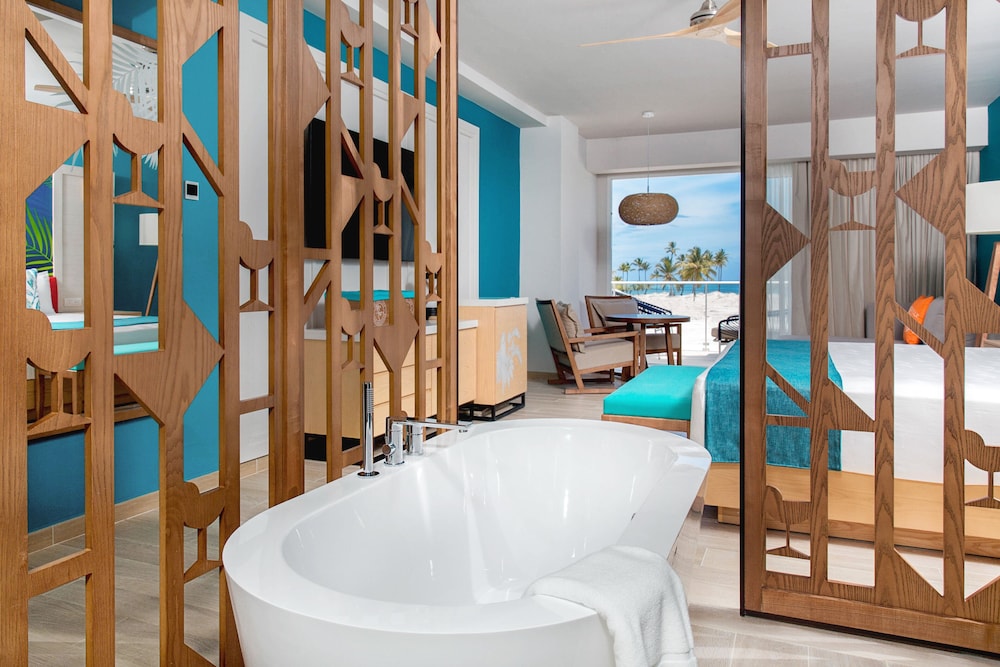 Honeymoon Suite, Beachfront photo 2