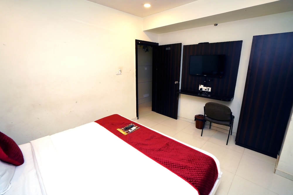 Deluxe Room - Photo 8
