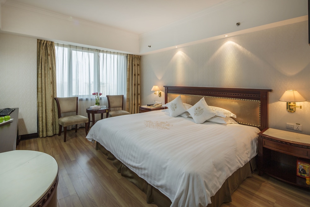 Standard King Room - Photo 1