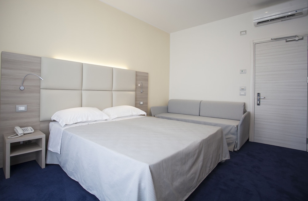 Deluxe Room, Balcony photo 2
