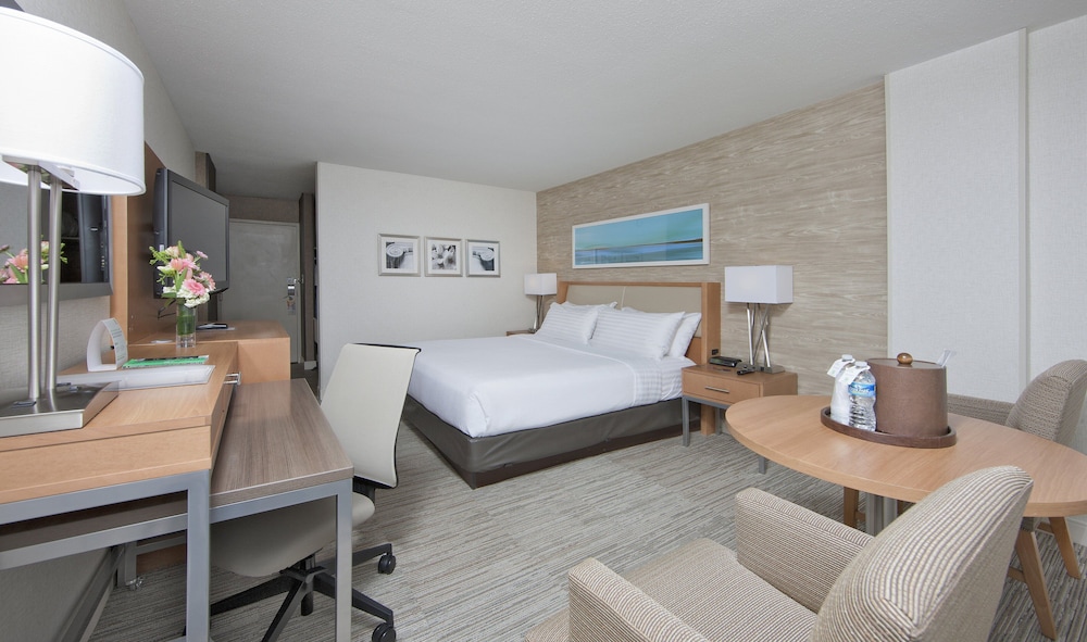 Standard Room, 1 King Bed - Photo 6