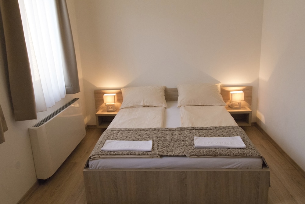 Economy Double Room photo 2