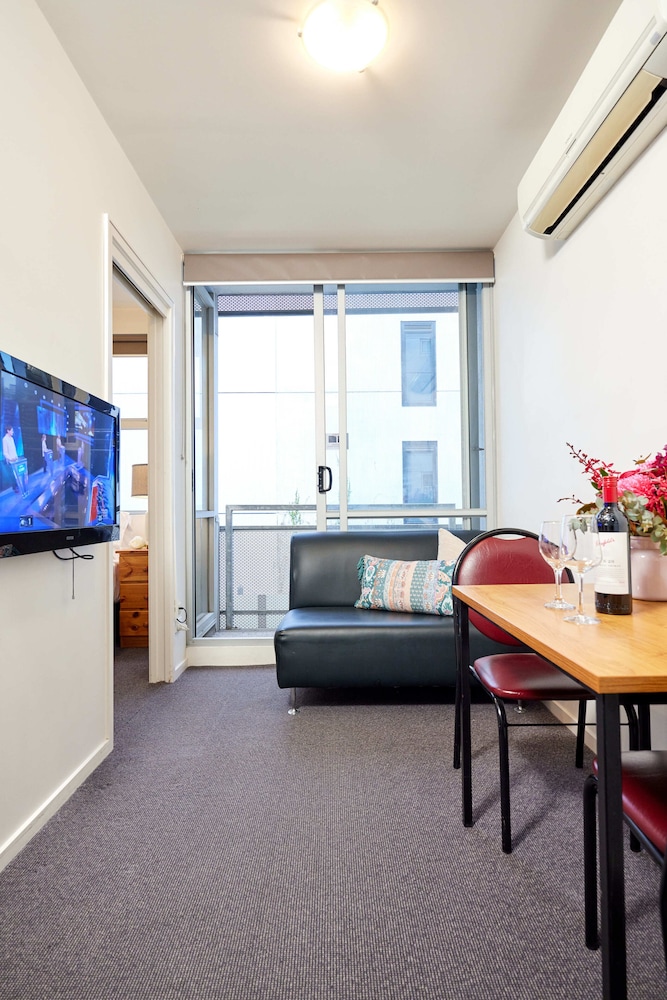 Two Bedroom Apartment - Photo 5