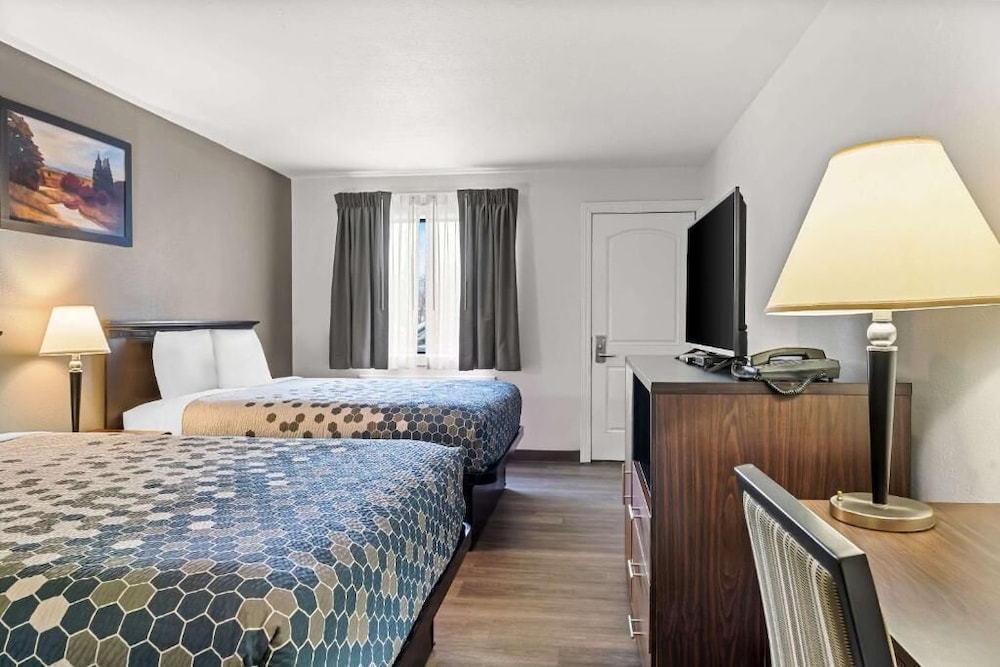 Standard Room, 2 Queen Beds, Non Smoking photo 1