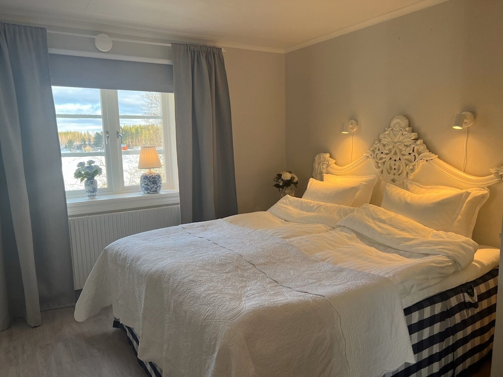 Deluxe Quadruple Room, Lake View photo 1