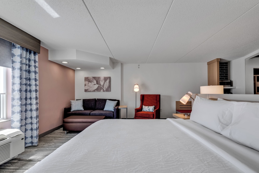 Room, 1 King Bed (Oversized) - Photo 4