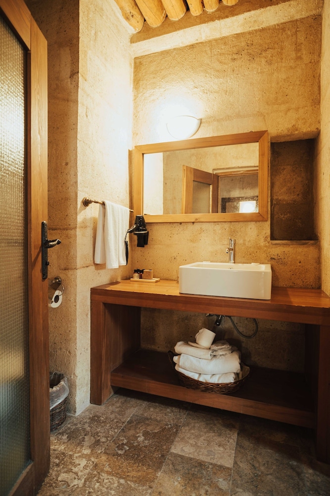 Standard Cave or Stone Room - Photo 4