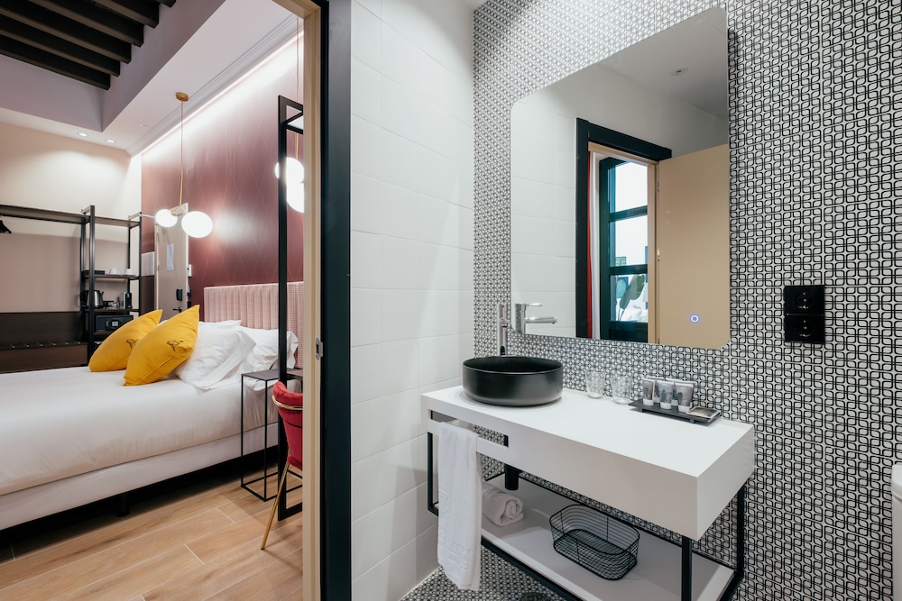 Superior Double or Twin Room - Photo 14