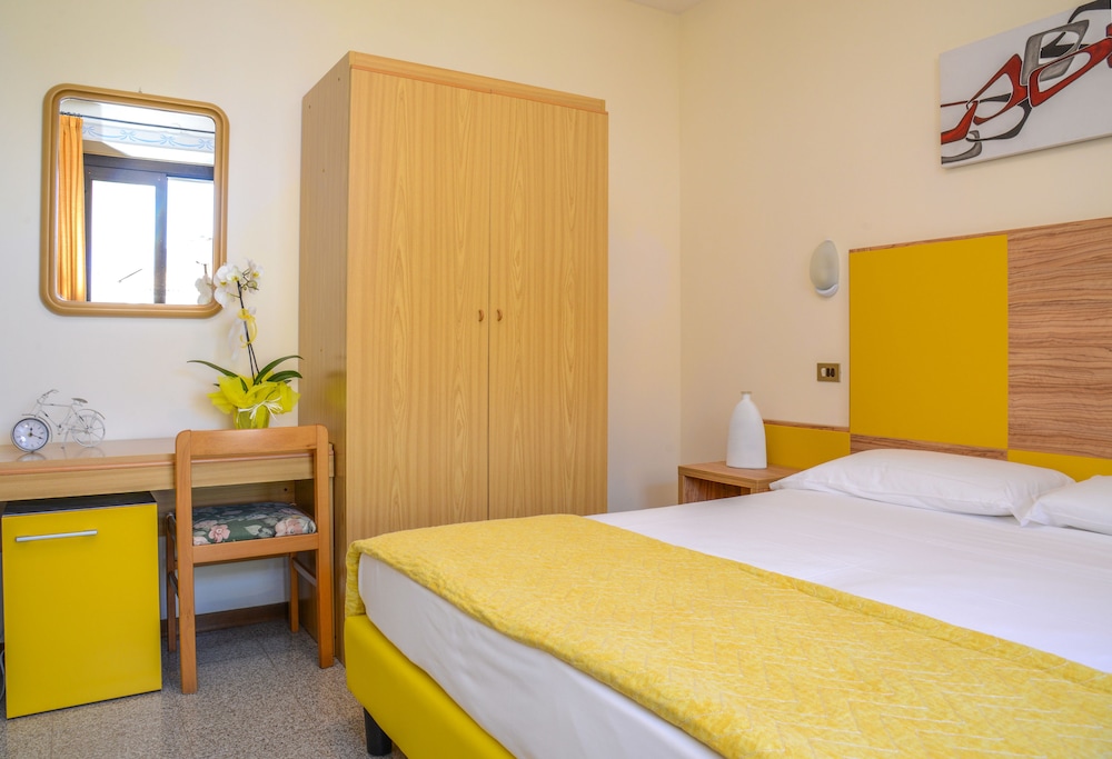 Quadruple Room - Photo 4