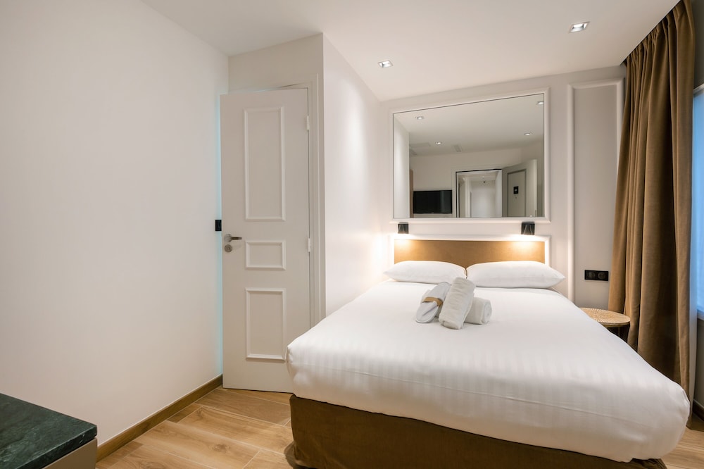 Available room