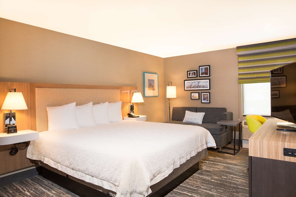 Room, 1 King Bed, Accessible, Bathtub photo 1