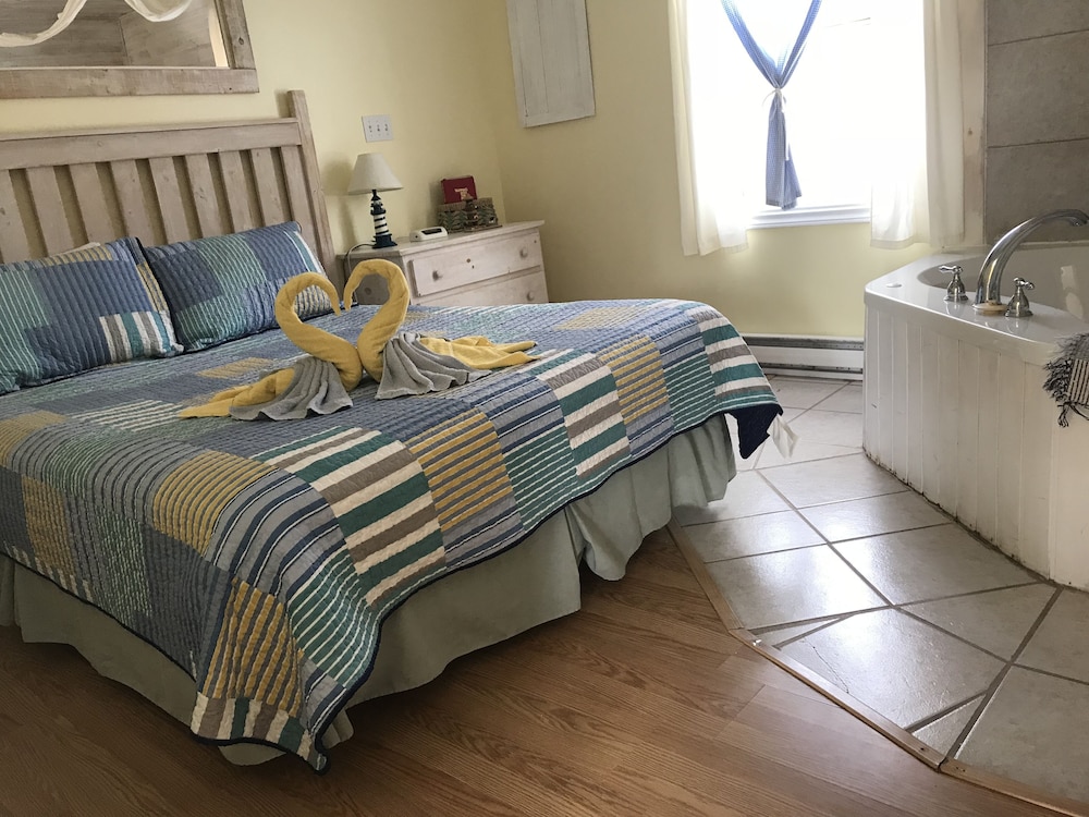 Cottage 1 - Land and Sea