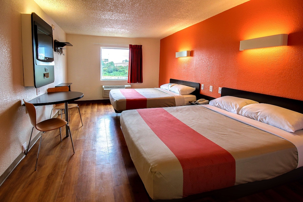 Standard Room, 2 Queen Beds, Non Smoking photo 1