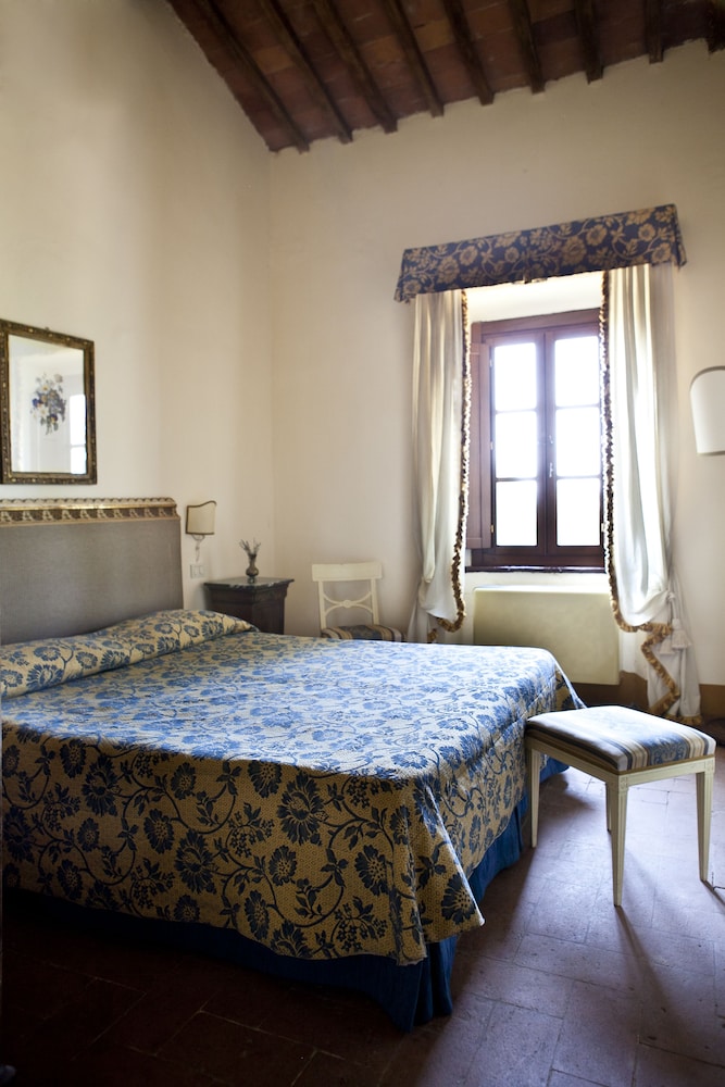 Basic Triple Room photo 2