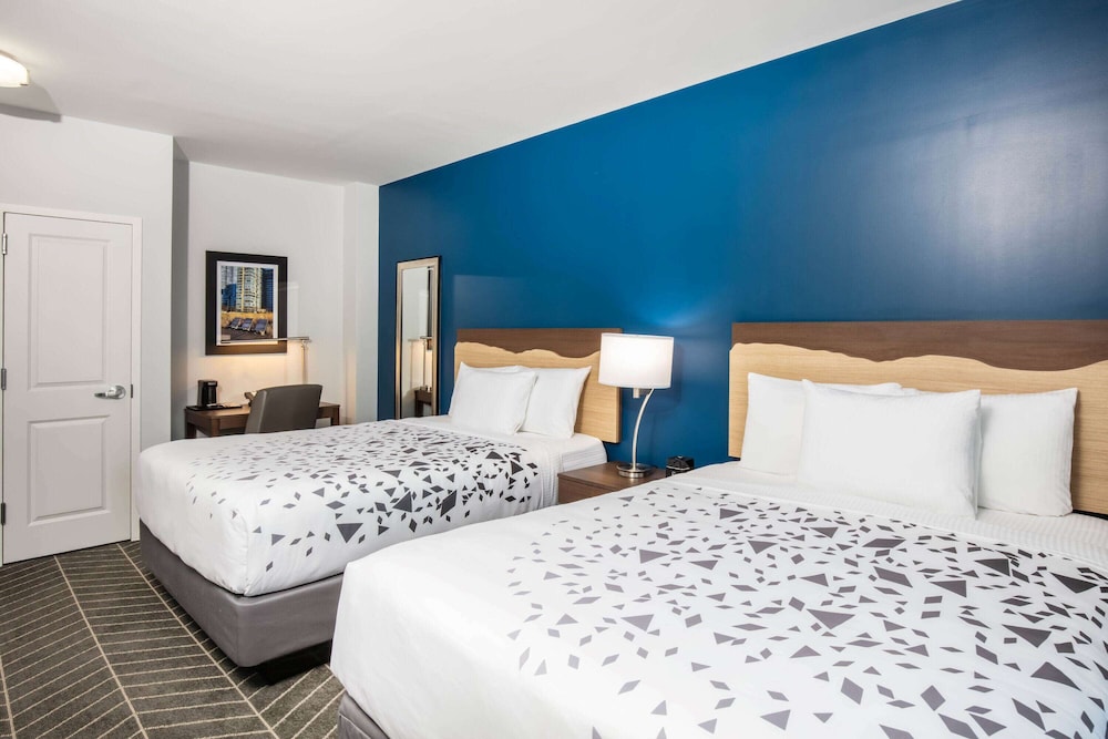 Room, 2 Queen Beds, Non Smoking