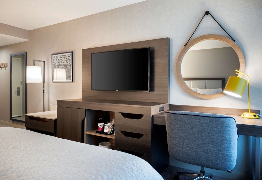 Standard Room, 2 Queen Beds, Non Smoking - Photo 2
