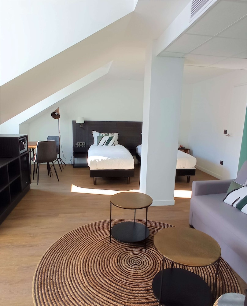 Studio, Multiple Beds photo 1