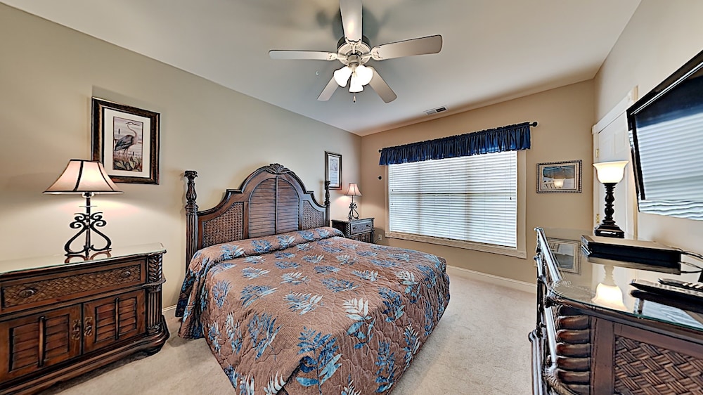 1 Bedroom Condo photo 3