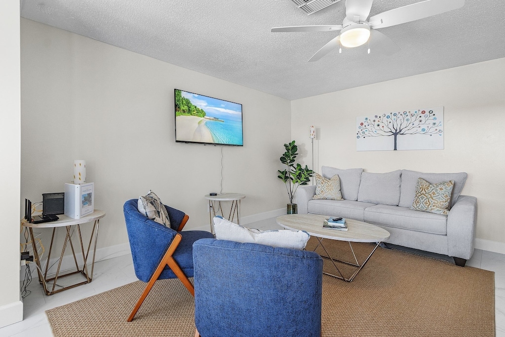 House, 2 Bedrooms photo 1