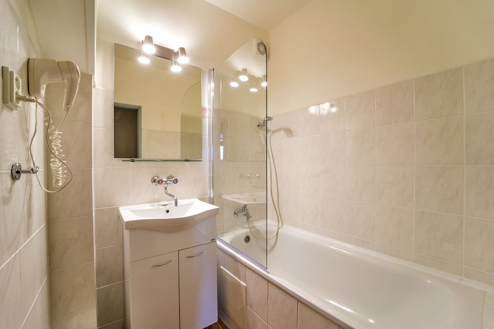 Economy Double Room - Photo 5