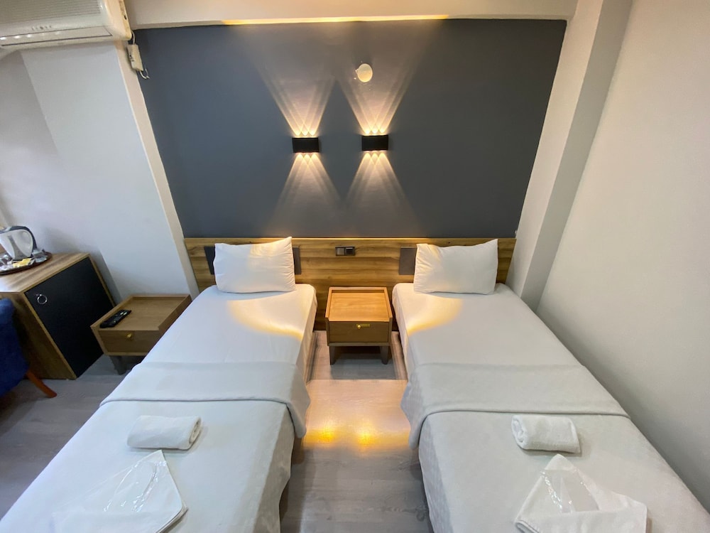 Standard Double or Twin Room photo 3