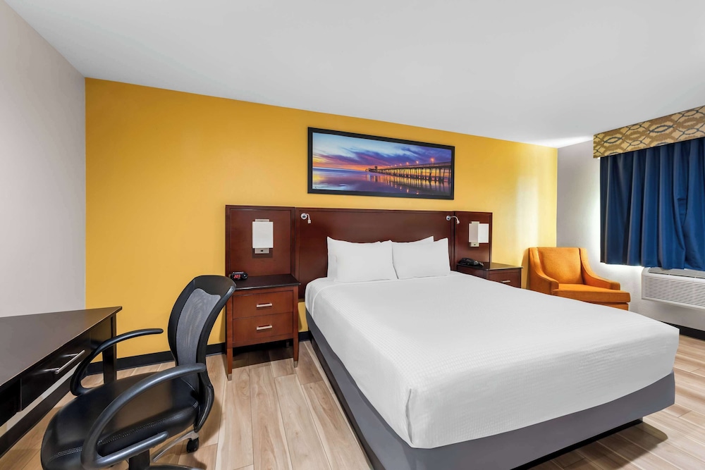 Room, 1 Queen Bed, Accessible, Non Smoking photo 1