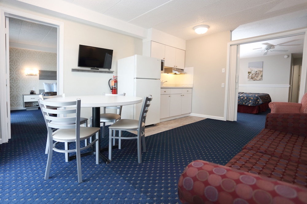Superior Suite, 2 Bedrooms, Kitchen (Unit C3)