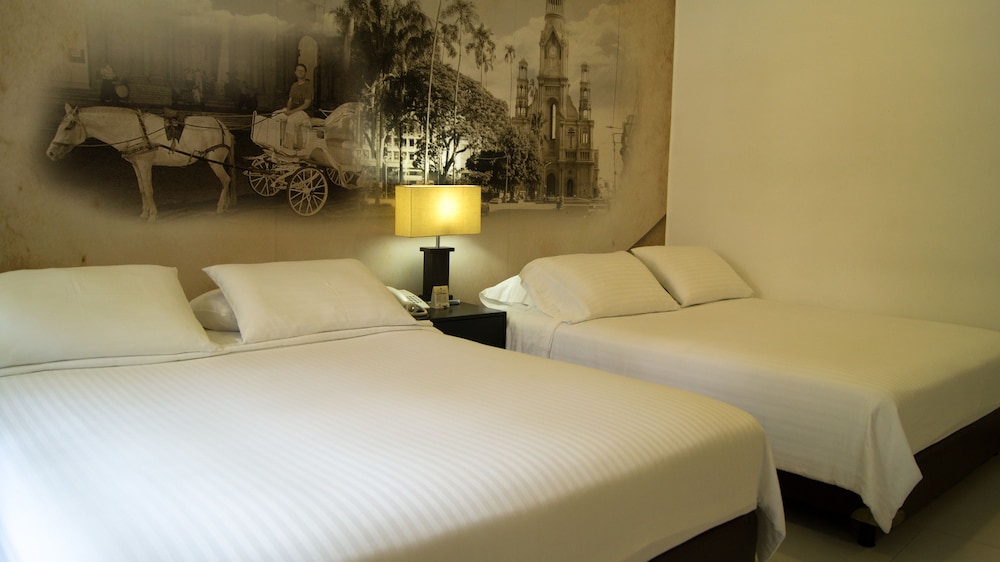 Superior Triple Room, 2 Double Beds photo 2