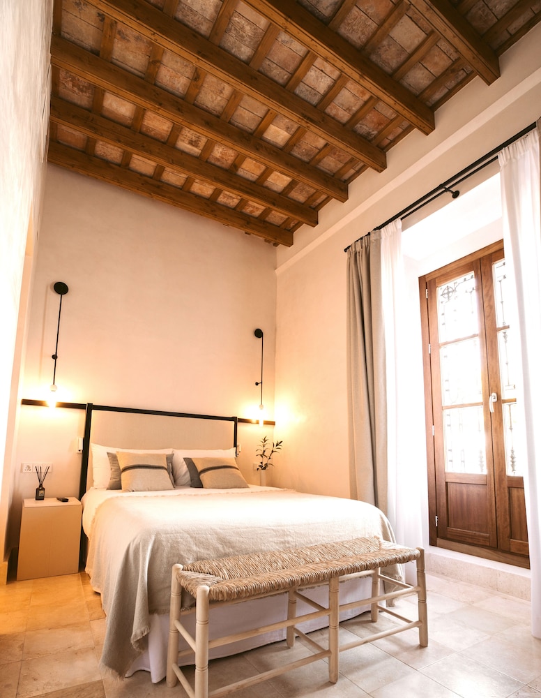 Small room on the ground floor